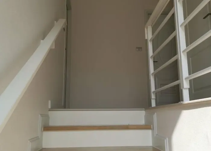 Wanaleesirisuvarnaphumihouse База отдыха *